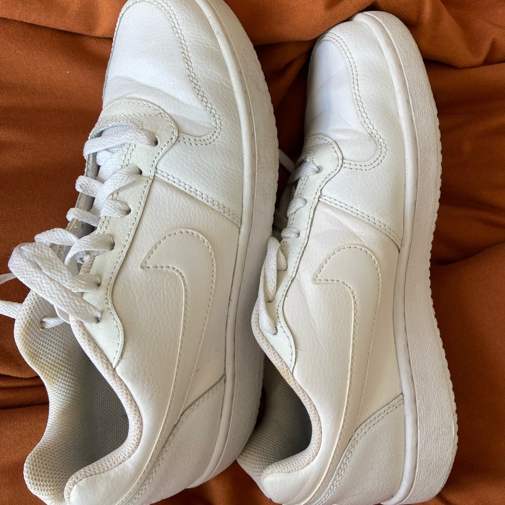 Nike Court sneakers size 8